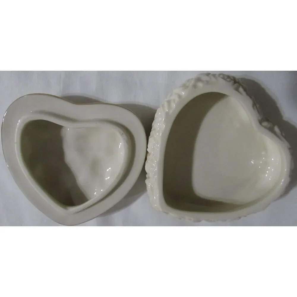 Lenox Heart trinket box China 24 karat gold trim off white Roses